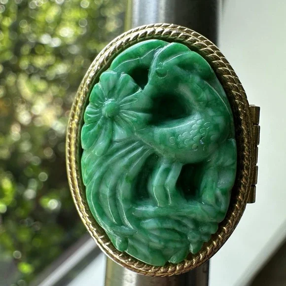Vintage 1970s Avon Perfume Glacé Adjust Locket Ring Bird of Paradise Faux Jade - Picture 4 of 12